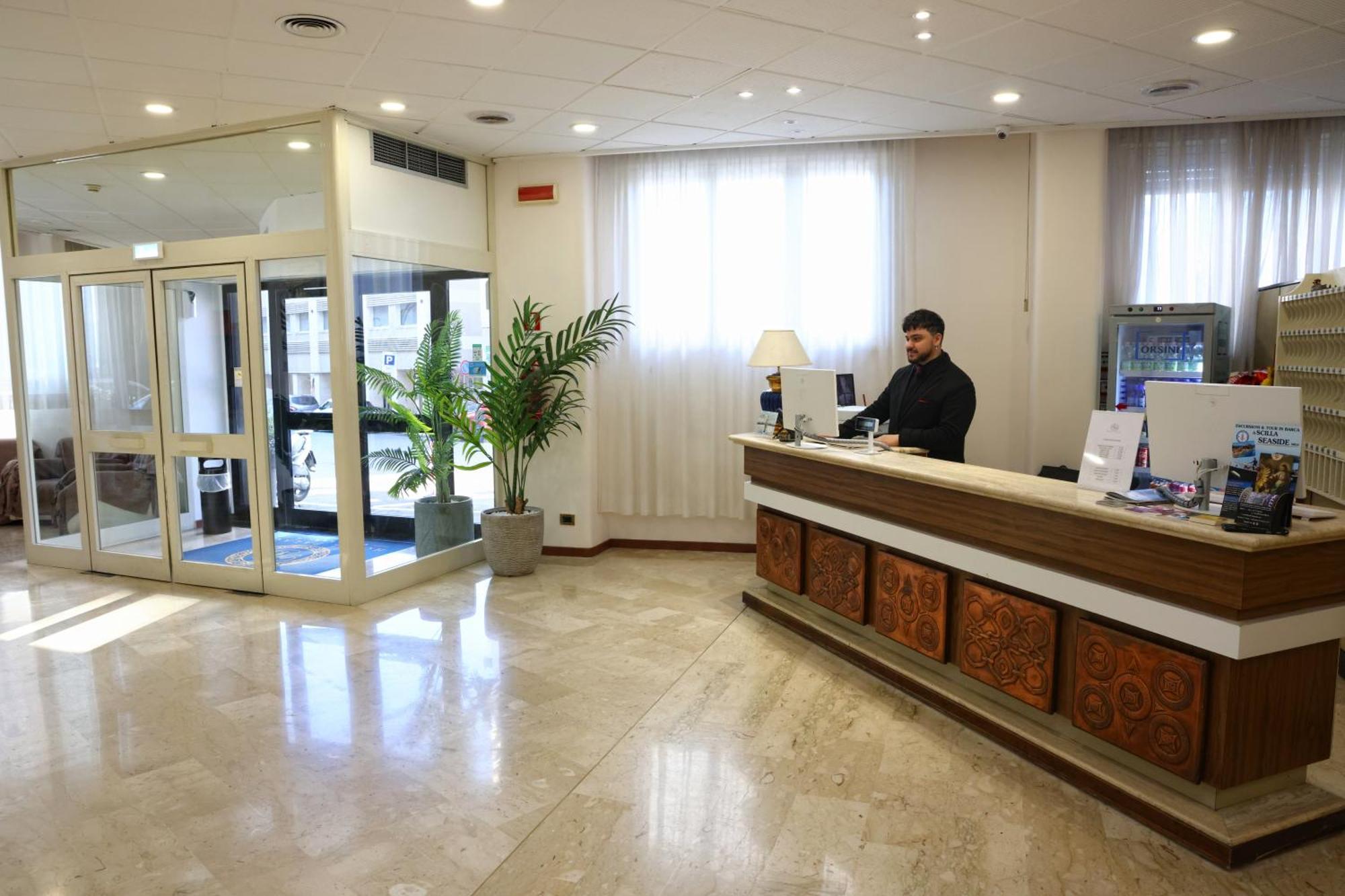 Hotel Palace Masoanri'S Reggio Calabria Exterior photo